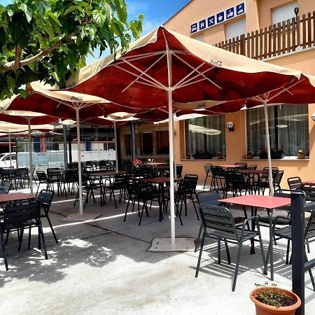 Hostal Mas Ferrer Cornella de Terri Экстерьер фото
