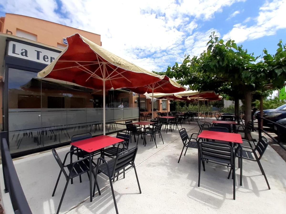 Hostal Mas Ferrer Cornella de Terri Экстерьер фото