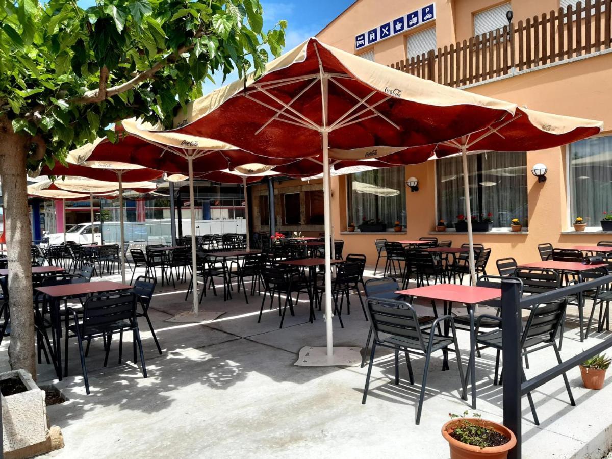 Hostal Mas Ferrer Cornella de Terri Экстерьер фото