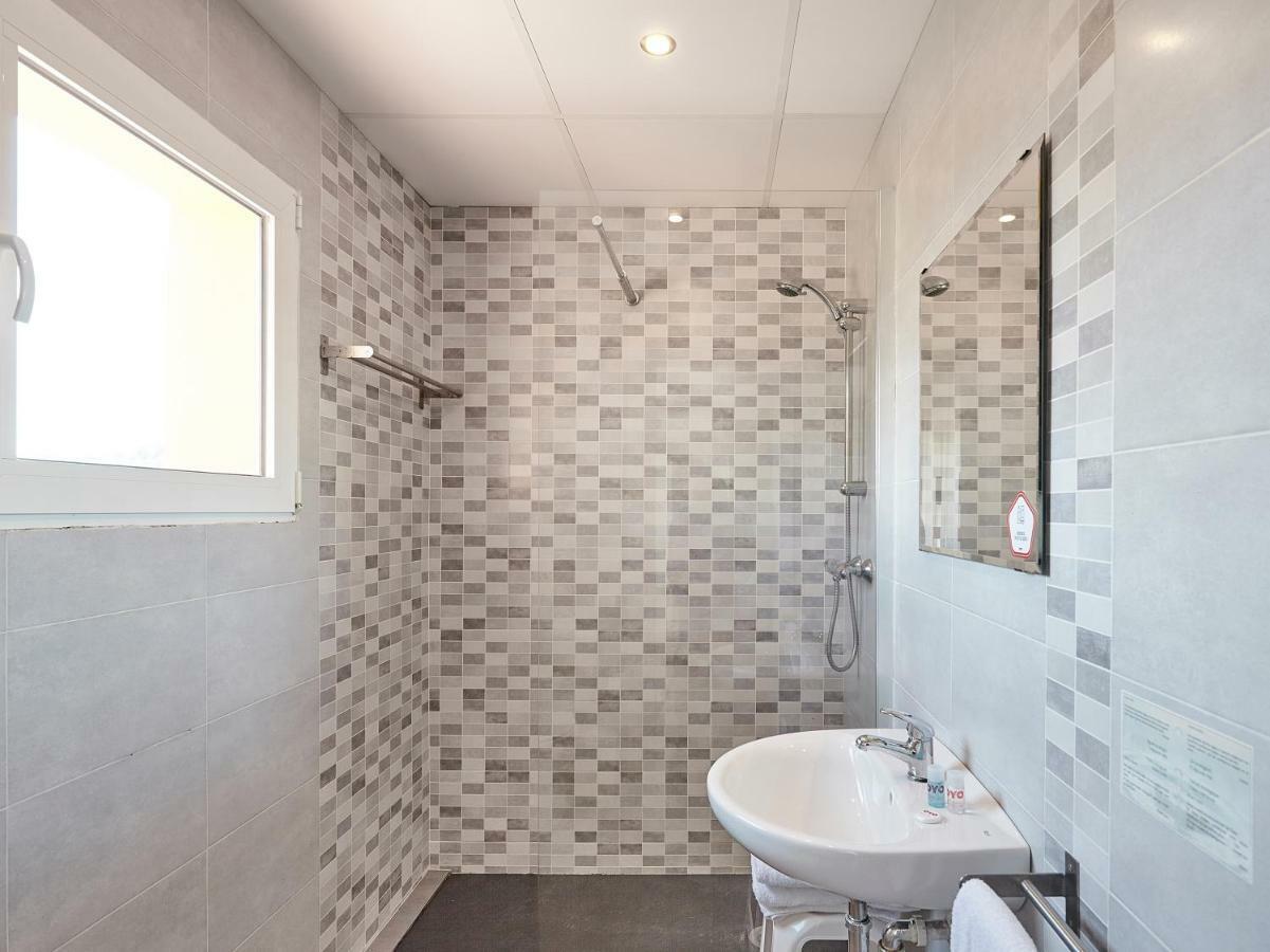 Hostal Mas Ferrer Cornella de Terri Экстерьер фото
