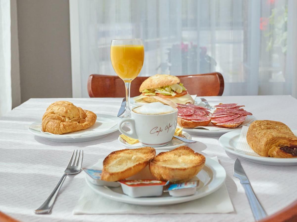 Hostal Mas Ferrer Cornella de Terri Экстерьер фото