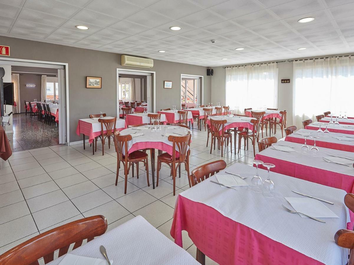 Hostal Mas Ferrer Cornella de Terri Экстерьер фото