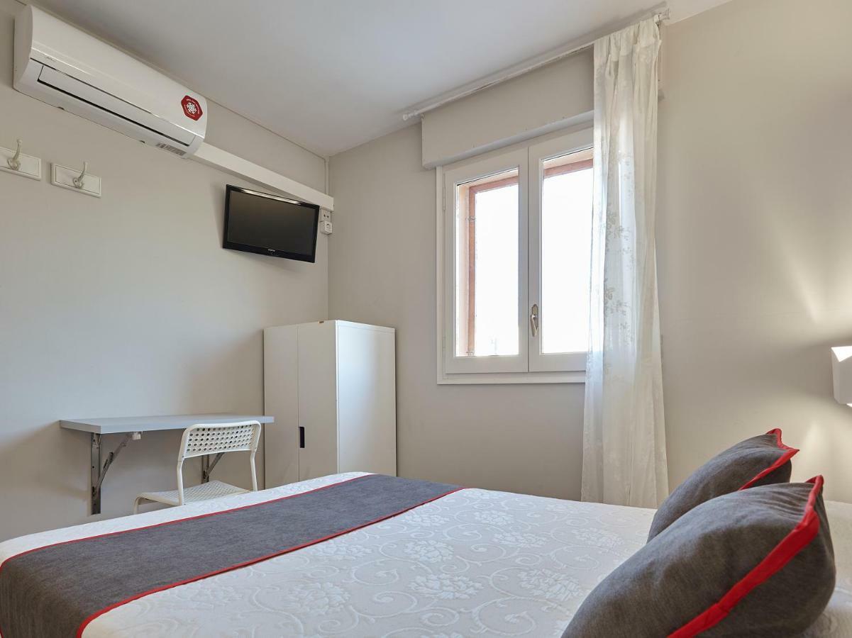 Hostal Mas Ferrer Cornella de Terri Экстерьер фото